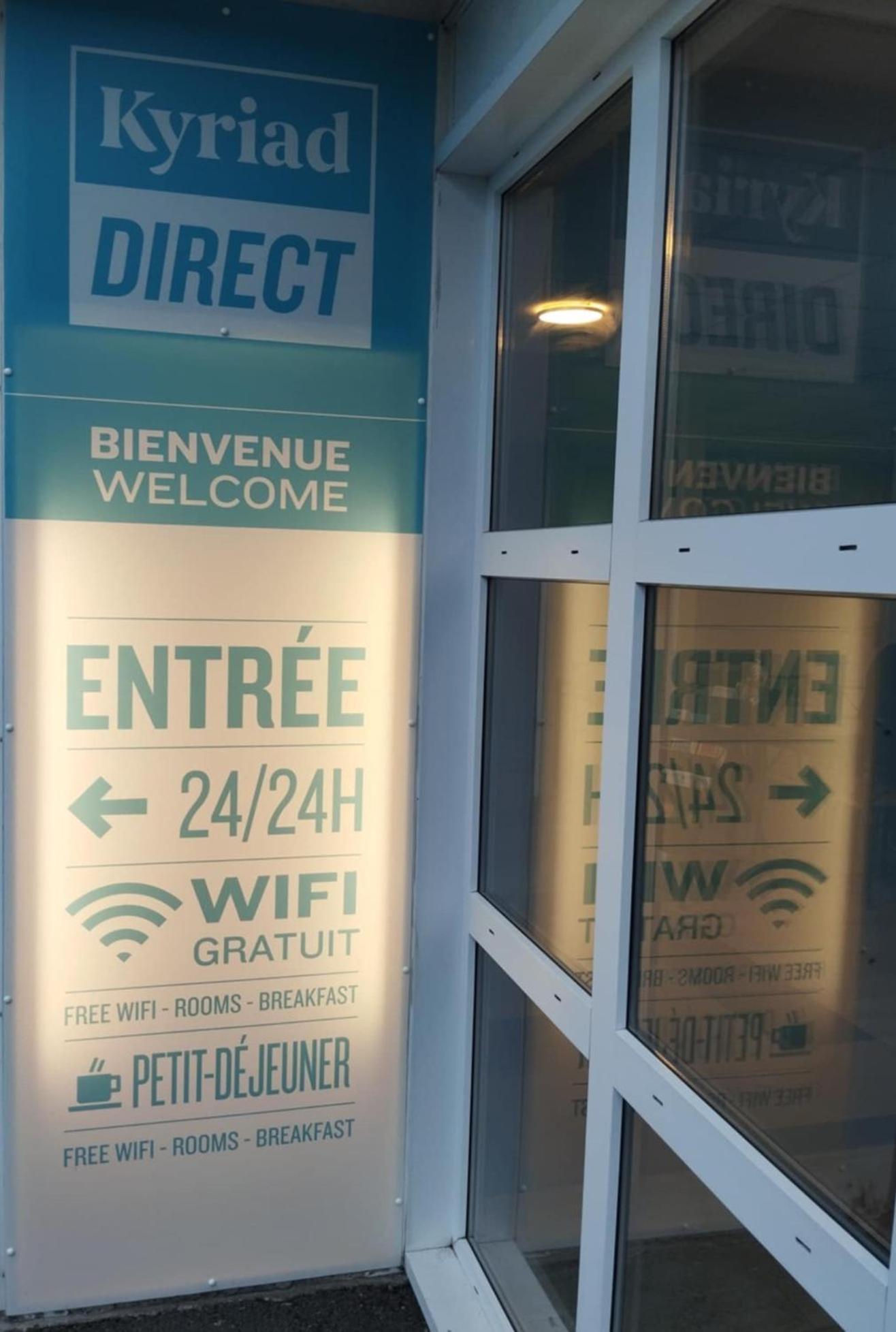 Kyriad Direct Saintes Buitenkant foto